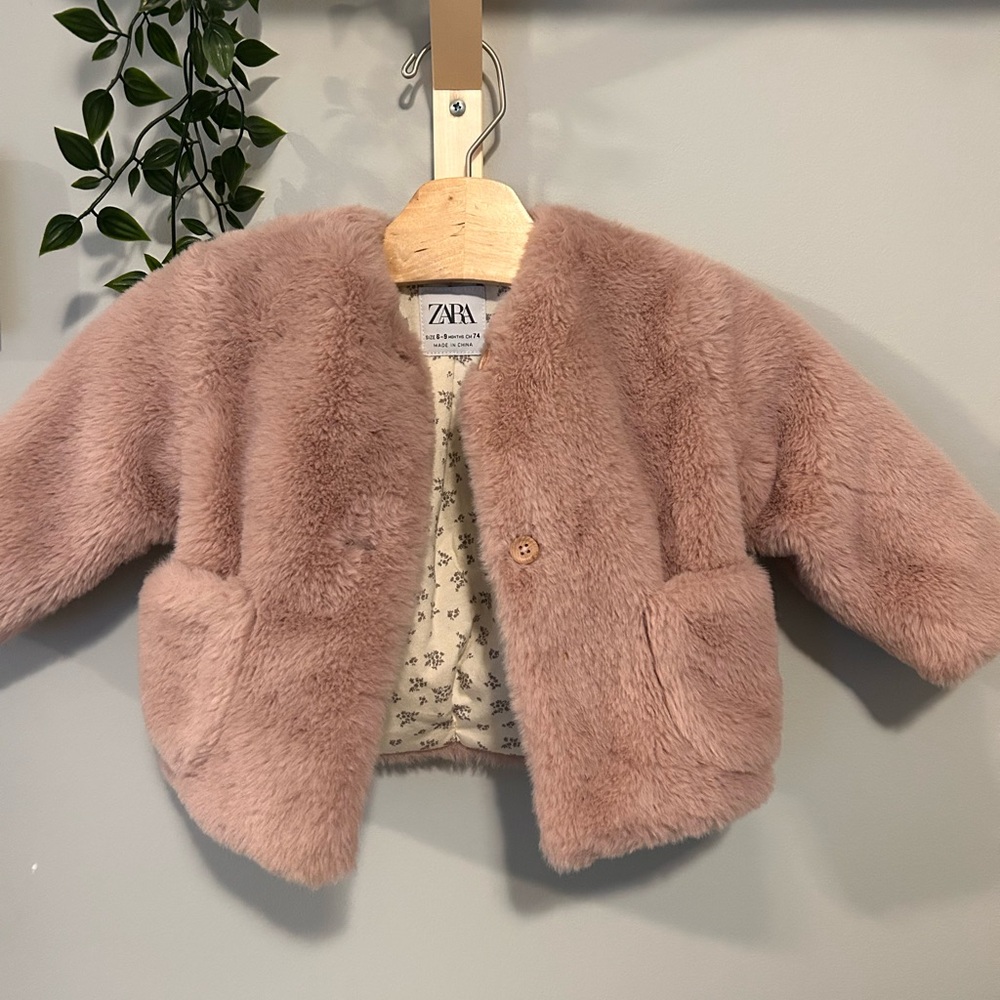 Zara faux fur 6-9 months